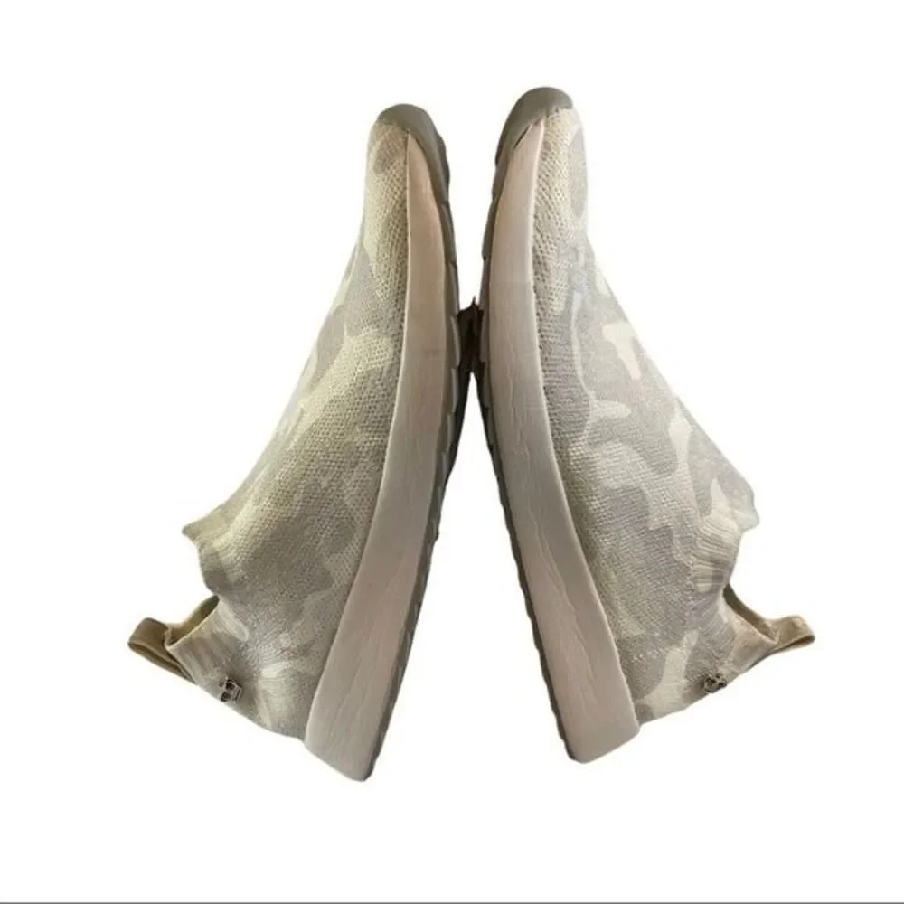 Juicy Couture Womens Slip On Sneakers Camouflage Knit Athletic Shoes‎ Size 7.5